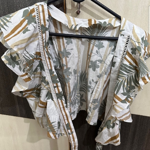 All About Eve Tops - Tie Up White Printed Shrug